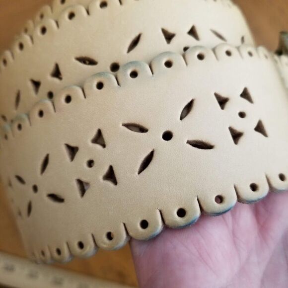 GAP Khaki Tan Leather Wide Waist Belt, Size Medium, Scallop Edge - Picture 4 of 12